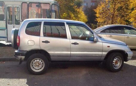 Chevrolet Niva I рестайлинг, 2004 год, 270 000 рублей, 1 фотография