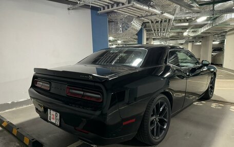 Dodge Challenger III рестайлинг 2, 2021 год, 5 499 000 рублей, 5 фотография