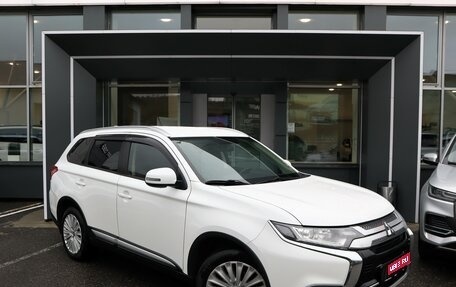 Mitsubishi Outlander III рестайлинг 3, 2018 год, 2 149 000 рублей, 1 фотография