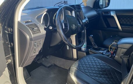 Toyota Land Cruiser Prado 150 рестайлинг 2, 2012 год, 3 070 000 рублей, 19 фотография