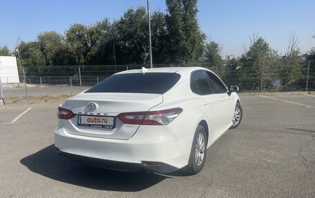 Toyota Camry, 2018 год, 2 099 000 рублей, 10 фотография