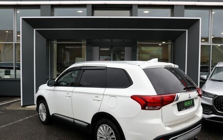 Mitsubishi Outlander III рестайлинг 3, 2018 год, 2 149 000 рублей, 4 фотография