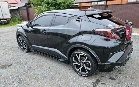 Toyota C-HR I рестайлинг, 2017 год, 2 135 000 рублей, 19 фотография