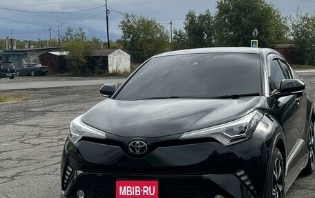 Toyota C-HR I рестайлинг, 2017 год, 2 135 000 рублей, 23 фотография