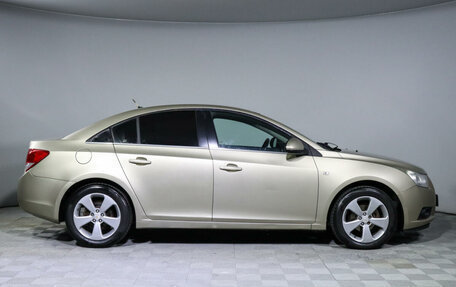 Chevrolet Cruze II, 2011 год, 800 000 рублей, 4 фотография