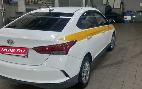 Hyundai Solaris II рестайлинг, 2020 год, 1 050 000 рублей, 3 фотография