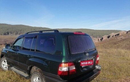 Toyota Land Cruiser 100 рестайлинг 2, 2006 год, 1 850 000 рублей, 2 фотография