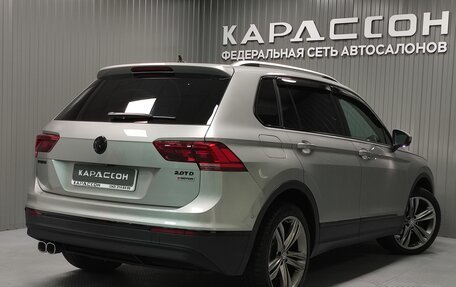 Volkswagen Tiguan II, 2017 год, 2 655 000 рублей, 2 фотография