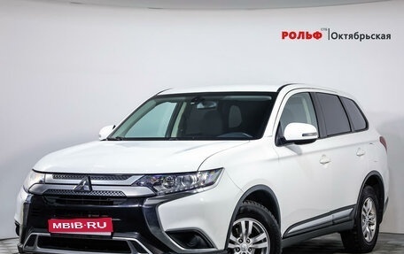 Mitsubishi Outlander III рестайлинг 3, 2019 год, 2 269 000 рублей, 1 фотография