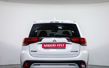 Mitsubishi Outlander III рестайлинг 3, 2019 год, 2 269 000 рублей, 6 фотография