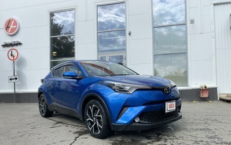 Toyota C-HR I рестайлинг, 2017 год, 2 390 000 рублей, 2 фотография