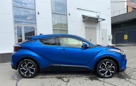 Toyota C-HR I рестайлинг, 2017 год, 2 390 000 рублей, 5 фотография