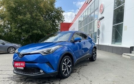 Toyota C-HR I рестайлинг, 2017 год, 2 390 000 рублей, 8 фотография