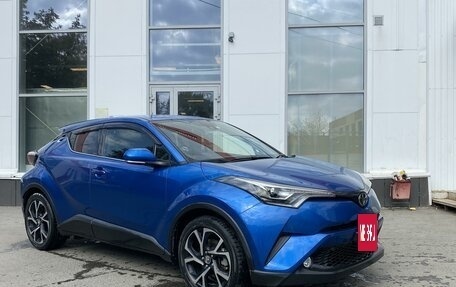 Toyota C-HR I рестайлинг, 2017 год, 2 390 000 рублей, 10 фотография