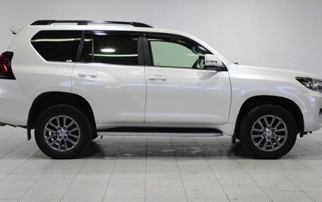 Toyota Land Cruiser Prado 150 рестайлинг 2, 2018 год, 5 190 000 рублей, 4 фотография