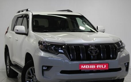 Toyota Land Cruiser Prado 150 рестайлинг 2, 2018 год, 5 190 000 рублей, 3 фотография