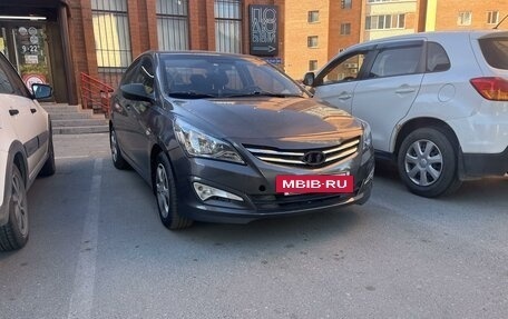 Hyundai Solaris II рестайлинг, 2015 год, 690 000 рублей, 2 фотография