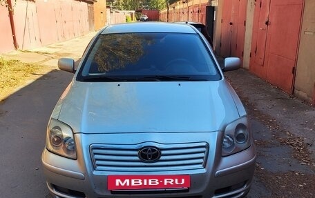 Toyota Avensis III рестайлинг, 2003 год, 499 999 рублей, 2 фотография