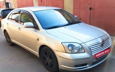 Toyota Avensis III рестайлинг, 2003 год, 499 999 рублей, 3 фотография