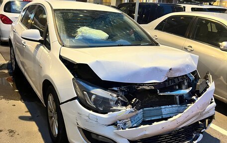 Opel Astra J, 2013 год, 700 000 рублей, 2 фотография