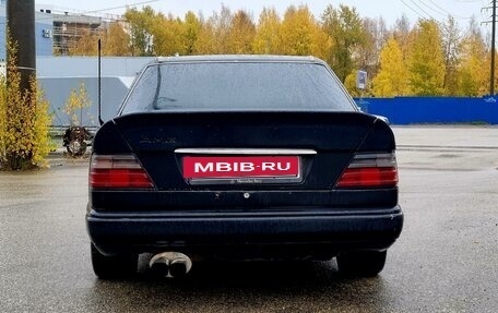 Mercedes-Benz E-Класс, 1994 год, 200 000 рублей, 4 фотография