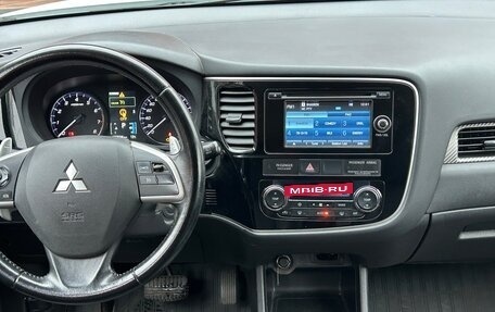 Mitsubishi Outlander III рестайлинг 3, 2014 год, 1 625 000 рублей, 8 фотография