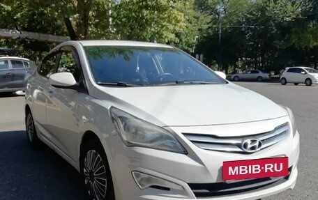 Hyundai Solaris II рестайлинг, 2015 год, 1 220 000 рублей, 5 фотография