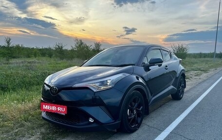 Toyota C-HR I рестайлинг, 2019 год, 2 190 000 рублей, 4 фотография