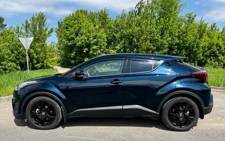 Toyota C-HR I рестайлинг, 2019 год, 2 190 000 рублей, 18 фотография