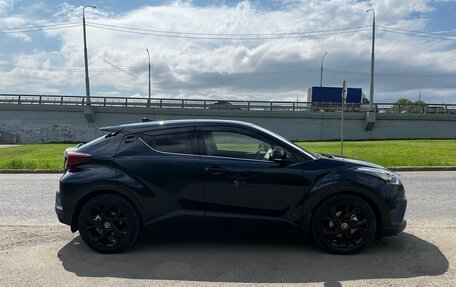 Toyota C-HR I рестайлинг, 2019 год, 2 190 000 рублей, 24 фотография