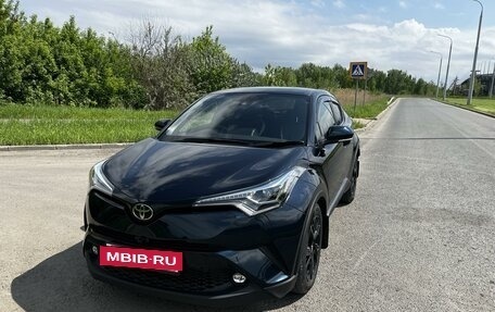 Toyota C-HR I рестайлинг, 2019 год, 2 190 000 рублей, 15 фотография