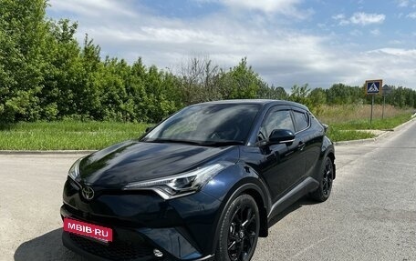 Toyota C-HR I рестайлинг, 2019 год, 2 190 000 рублей, 17 фотография