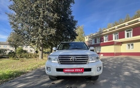 Toyota Land Cruiser 200, 2013 год, 3 000 000 рублей, 6 фотография