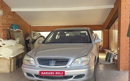 Mercedes-Benz S-Класс, 2001 год, 450 000 рублей, 2 фотография