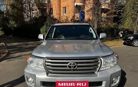 Toyota Land Cruiser 200, 2014 год, 4 490 000 рублей, 2 фотография