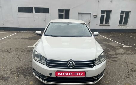 Volkswagen Passat B7, 2012 год, 1 100 000 рублей, 2 фотография