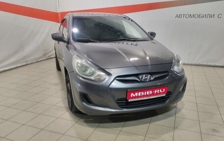 Hyundai Solaris II рестайлинг, 2012 год, 700 000 рублей, 1 фотография