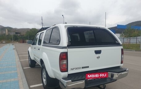 Nissan NP300, 2011 год, 1 450 000 рублей, 4 фотография