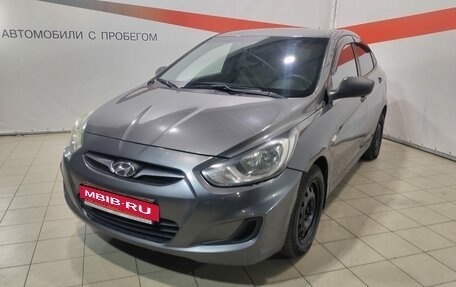 Hyundai Solaris II рестайлинг, 2012 год, 700 000 рублей, 3 фотография