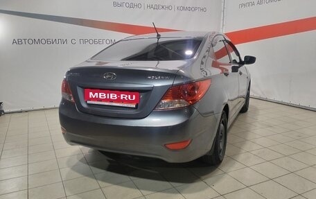 Hyundai Solaris II рестайлинг, 2012 год, 700 000 рублей, 7 фотография