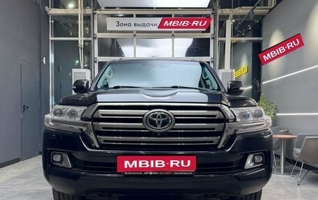 Toyota Land Cruiser 200, 2016 год, 5 879 000 рублей, 2 фотография