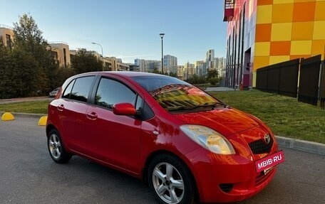 Toyota Yaris III рестайлинг, 2007 год, 600 000 рублей, 3 фотография