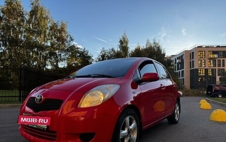 Toyota Yaris III рестайлинг, 2007 год, 600 000 рублей, 2 фотография