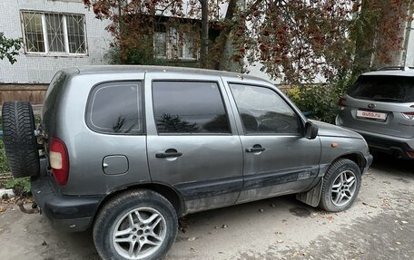 Chevrolet Niva I рестайлинг, 2005 год, 250 000 рублей, 3 фотография