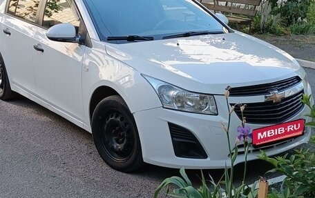 Chevrolet Cruze II, 2013 год, 900 000 рублей, 2 фотография