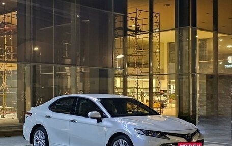 Toyota Camry, 2018 год, 2 850 000 рублей, 4 фотография