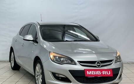 Opel Astra J, 2013 год, 980 000 рублей, 2 фотография