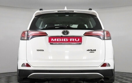 Toyota RAV4, 2018 год, 2 599 000 рублей, 6 фотография