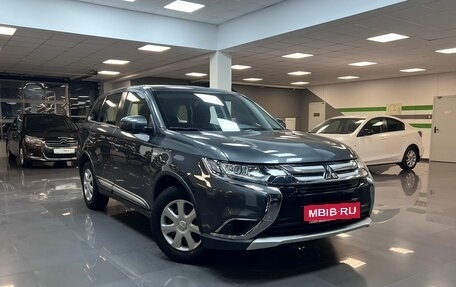 Mitsubishi Outlander III рестайлинг 3, 2017 год, 2 195 000 рублей, 5 фотография