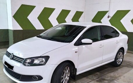 Volkswagen Polo VI (EU Market), 2013 год, 860 000 рублей, 2 фотография